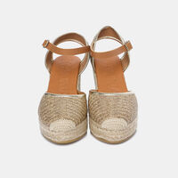 Closed-toe Wedge Sandals